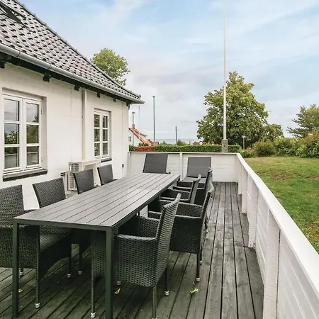 Five-bedroom Holiday In * Allinge-Sandvig