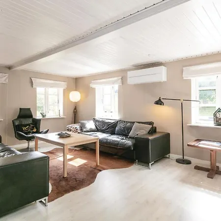 Five-bedroom Holiday In Holiday home Allinge-Sandvig