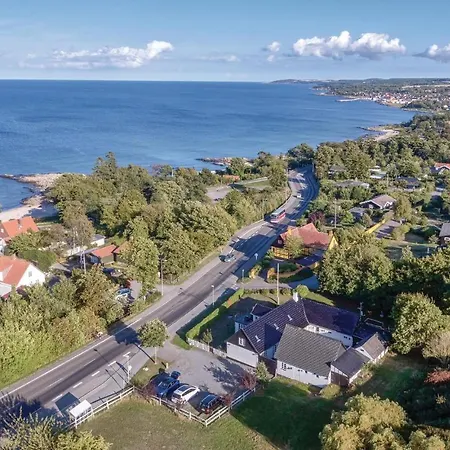 Five-bedroom Holiday In Allinge-Sandvig