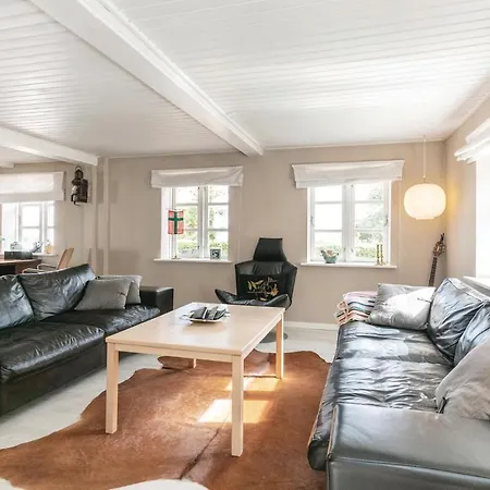 Holiday home Five-bedroom Holiday In *