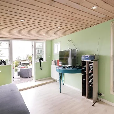Five-bedroom Holiday In Allinge-Sandvig